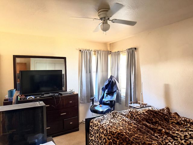 15445 W E Street, Kerman, CA 93630
