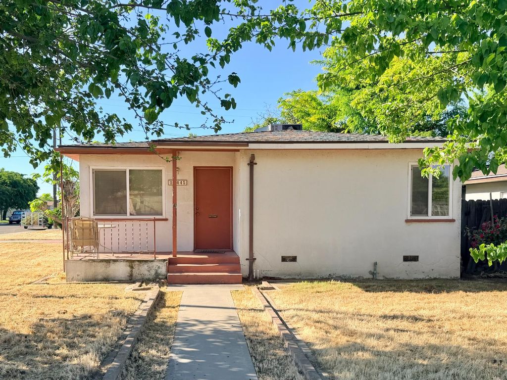 Image 1 of property listing at 15445 W E Street, Kerman, CA 93630