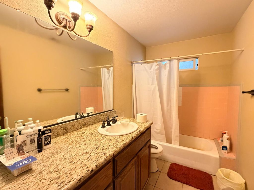 Image 10 of property listing at 15445 W E Street, Kerman, CA 93630