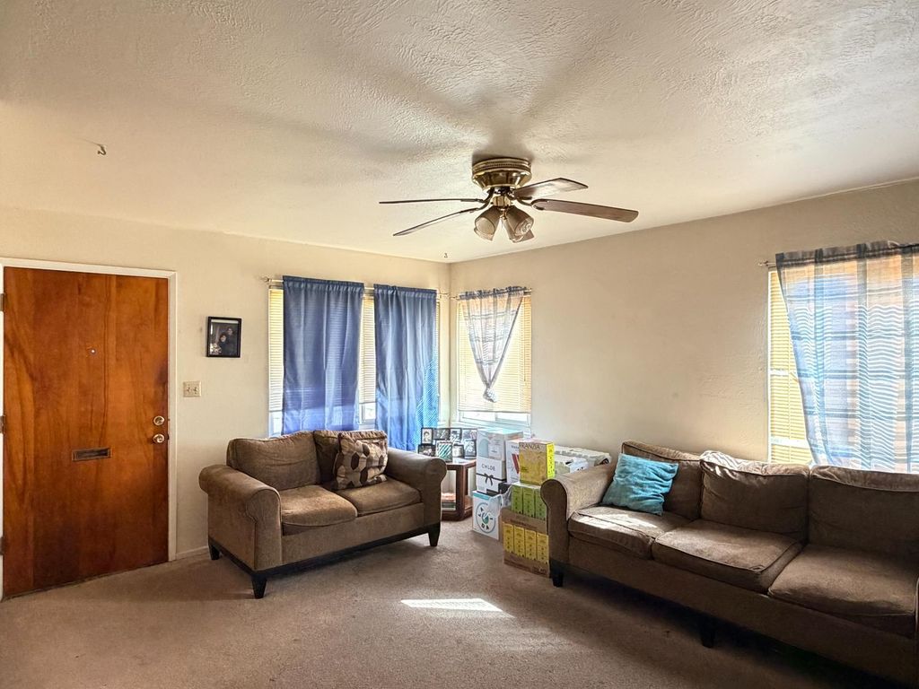 Image 4 of property listing at 15445 W E Street, Kerman, CA 93630