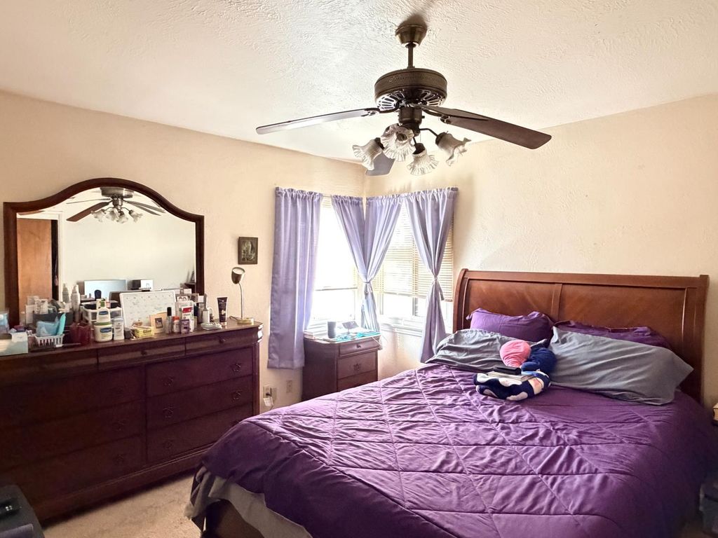 Image 7 of property listing at 15445 W E Street, Kerman, CA 93630