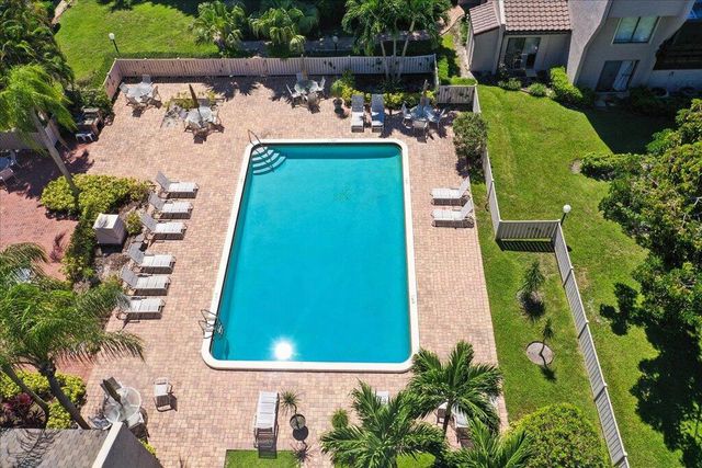 149 NW 70th Street 106c, Boca Raton, FL 33487