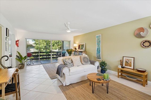 149 NW 70th Street 106c, Boca Raton, FL 33487