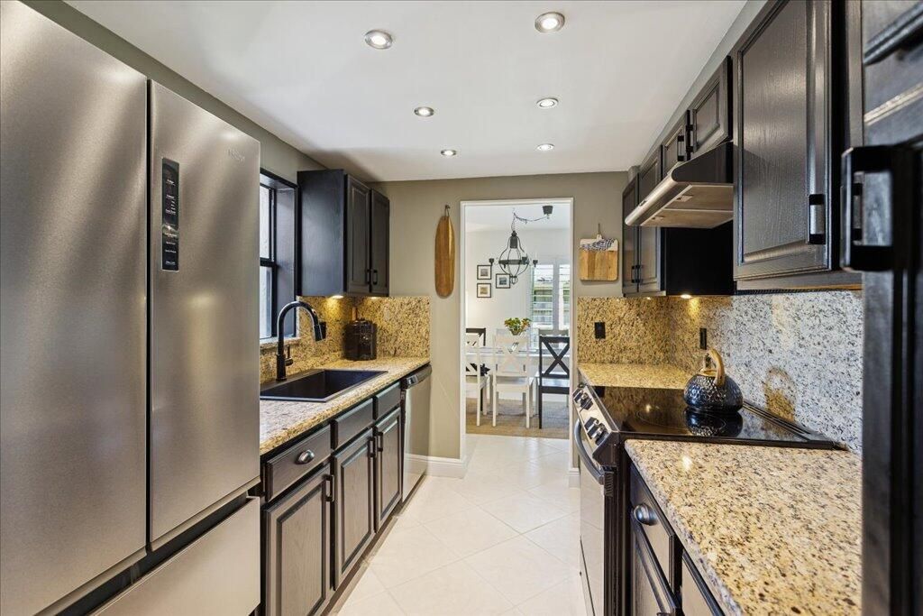 149 NW 70th Street 106c, Boca Raton, FL 33487