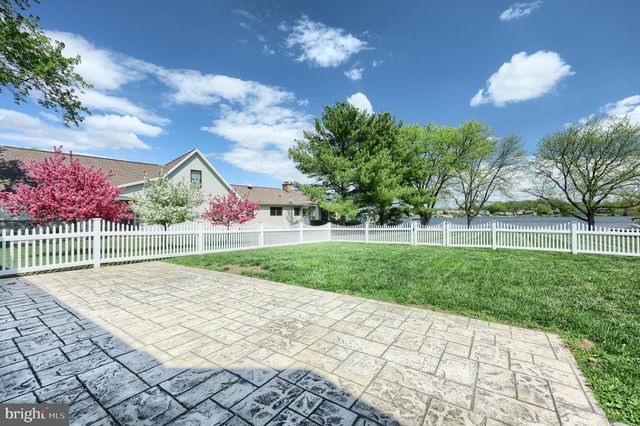 16 HINES DR, East Berlin, PA 17316