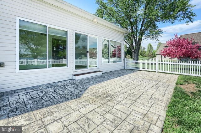 16 HINES DR, East Berlin, PA 17316
