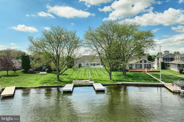 16 HINES DR, East Berlin, PA 17316