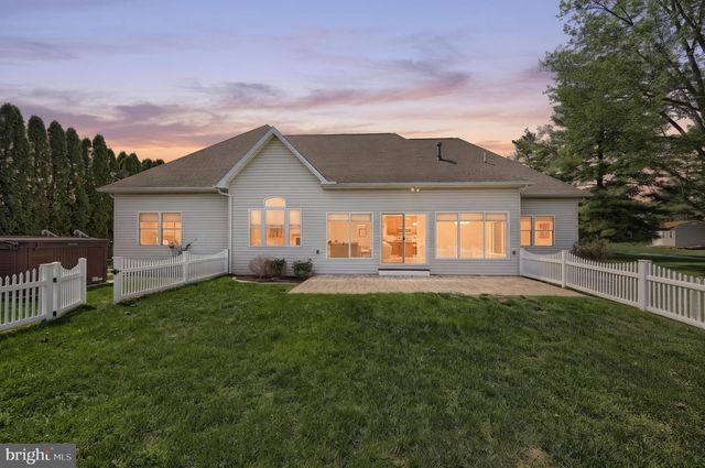 16 HINES DR, East Berlin, PA 17316