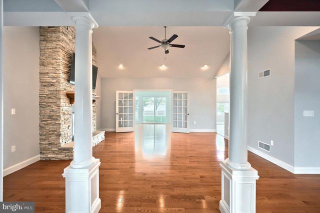 16 HINES DR, East Berlin, PA 17316