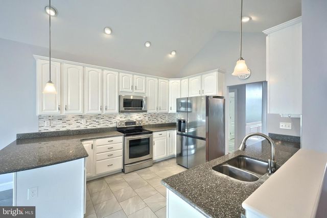 16 HINES DR, East Berlin, PA 17316