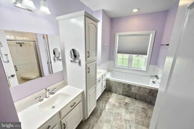 16 HINES DR, East Berlin, PA 17316