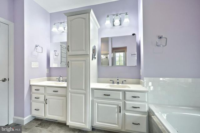 16 HINES DR, East Berlin, PA 17316