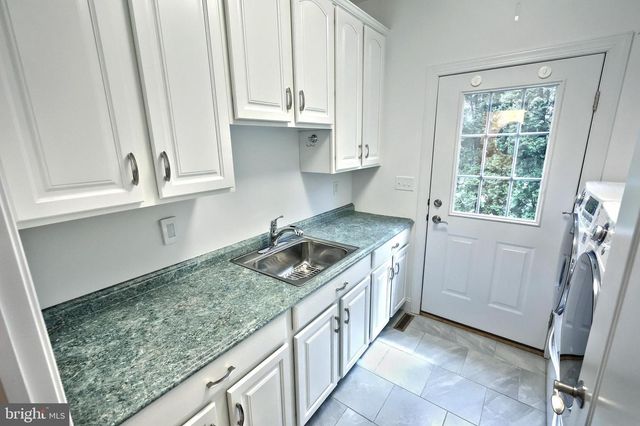 16 HINES DR, East Berlin, PA 17316