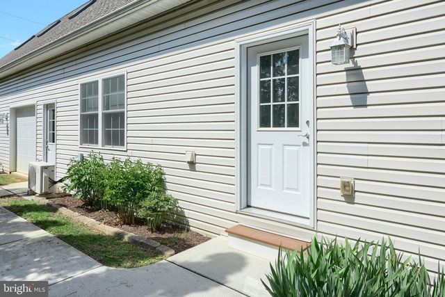 16 HINES DR, East Berlin, PA 17316