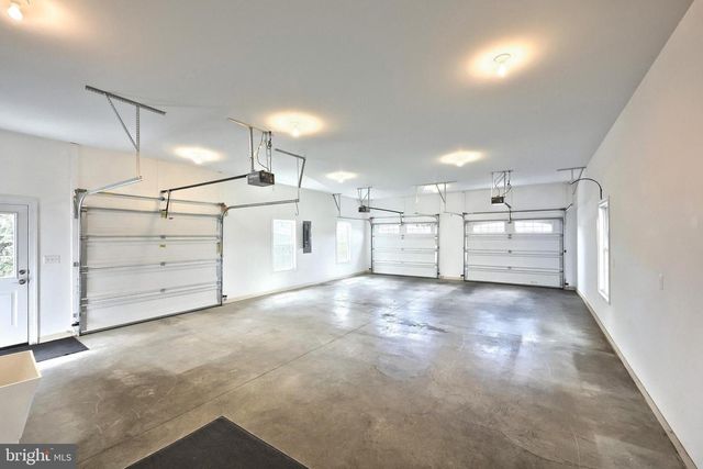 16 HINES DR, East Berlin, PA 17316