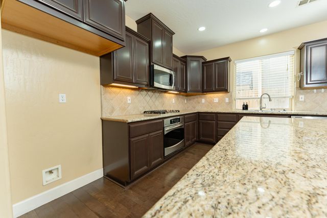 2994 Scoon Court, Tulare, CA 93274