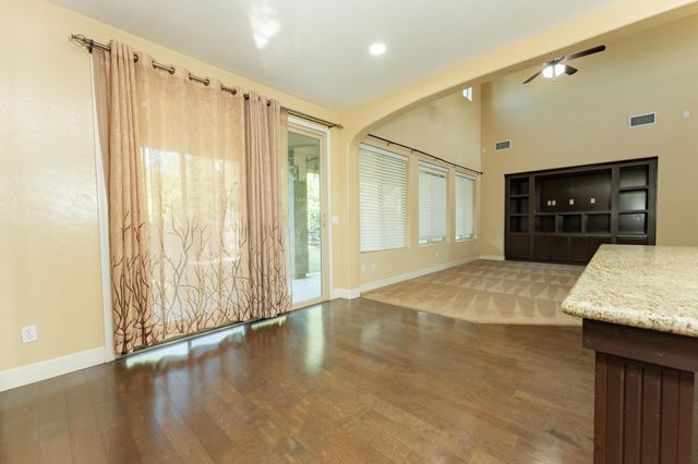 2994 Scoon Court, Tulare, CA 93274