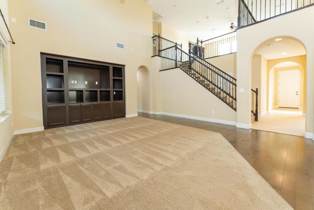 2994 Scoon Court, Tulare, CA 93274