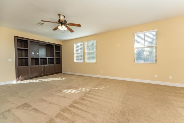 2994 Scoon Court, Tulare, CA 93274