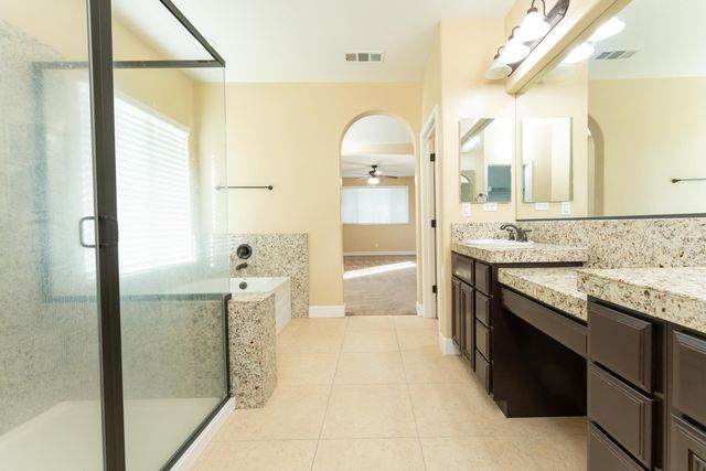 2994 Scoon Court, Tulare, CA 93274