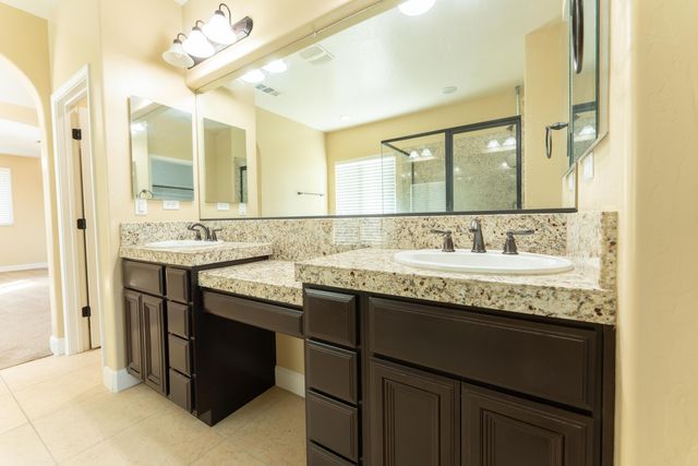 2994 Scoon Court, Tulare, CA 93274