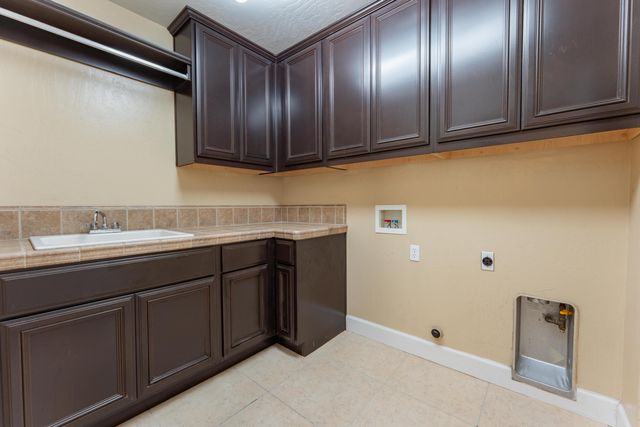 2994 Scoon Court, Tulare, CA 93274