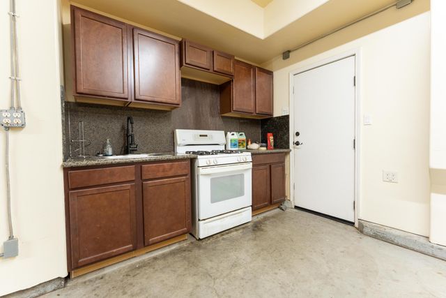 2994 Scoon Court, Tulare, CA 93274