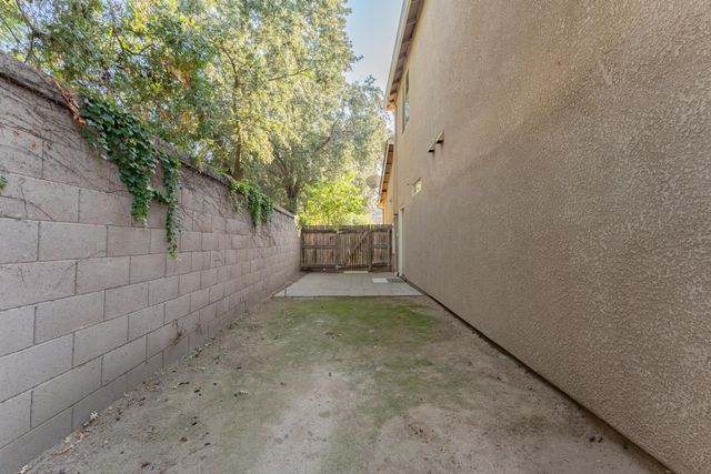 2994 Scoon Court, Tulare, CA 93274