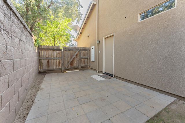 2994 Scoon Court, Tulare, CA 93274