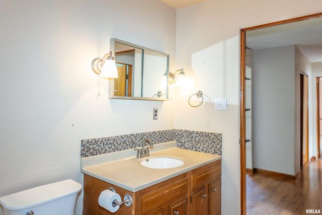 966 N 7TH Avenue, Canton, IL 61520