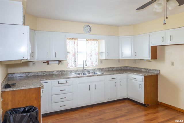 966 N 7TH Avenue, Canton, IL 61520