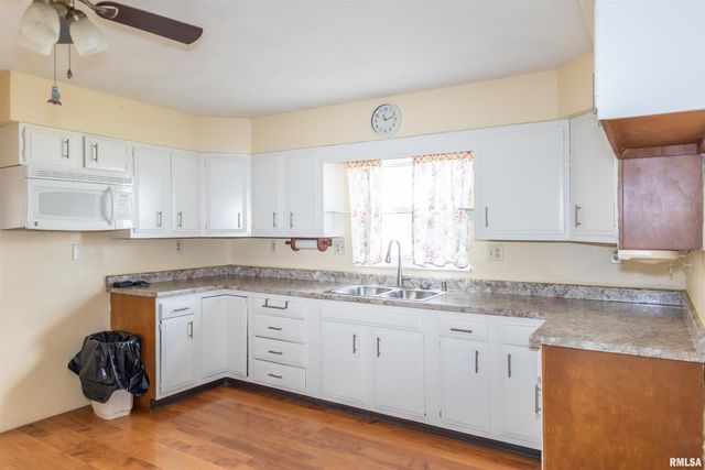 966 N 7TH Avenue, Canton, IL 61520