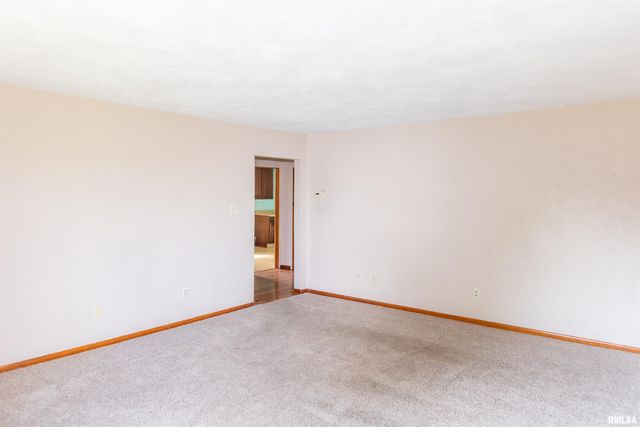 966 N 7TH Avenue, Canton, IL 61520