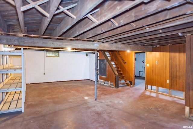 966 N 7TH Avenue, Canton, IL 61520