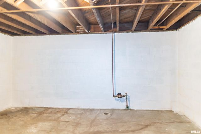 966 N 7TH Avenue, Canton, IL 61520