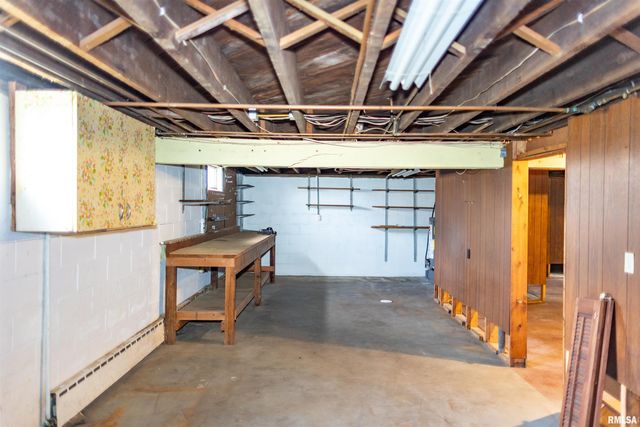 966 N 7TH Avenue, Canton, IL 61520