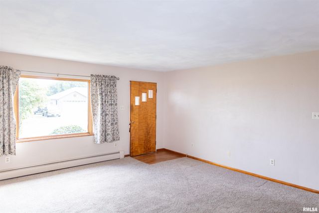 966 N 7TH Avenue, Canton, IL 61520