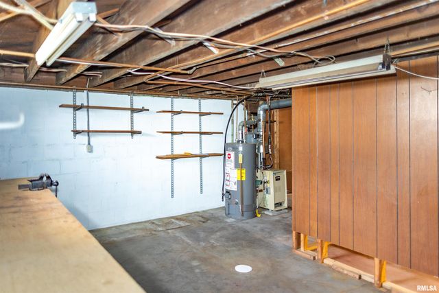 966 N 7TH Avenue, Canton, IL 61520