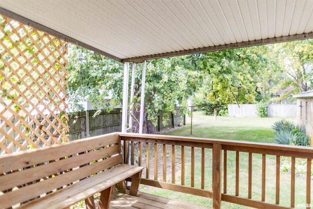 966 N 7TH Avenue, Canton, IL 61520