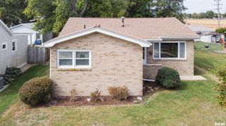 966 N 7TH Avenue, Canton, IL 61520