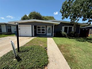 117 Holly Dr, Portland, TX 78374