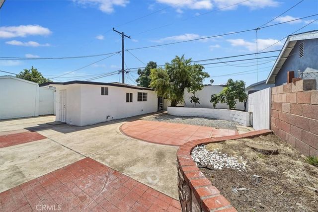 6610 San Carlos Street, Paramount, CA 90723