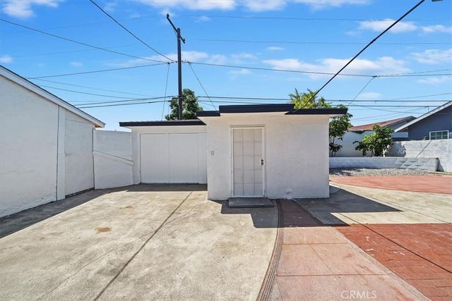 6610 San Carlos Street, Paramount, CA 90723
