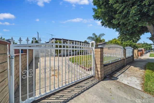 6610 San Carlos Street, Paramount, CA 90723