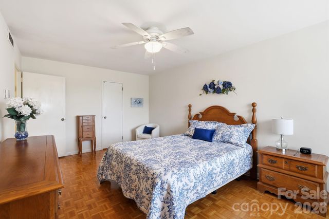 1300 Queens Road 416, Charlotte, NC 28207