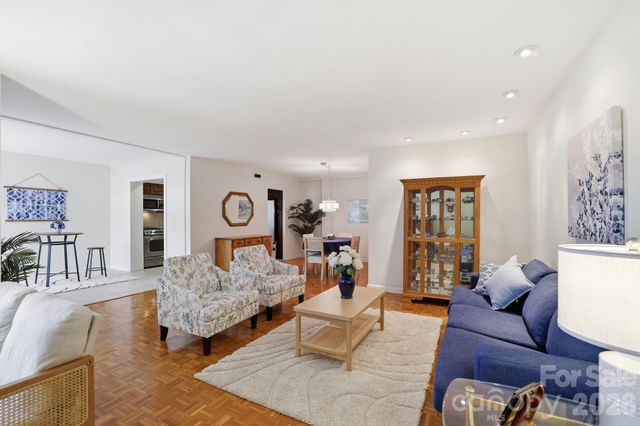 1300 Queens Road 416, Charlotte, NC 28207