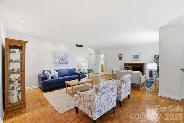 1300 Queens Road 416, Charlotte, NC 28207