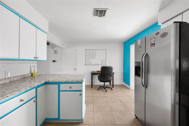 417 SW 1st Ave, Boynton Beach, FL 33435