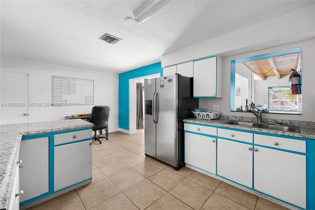 417 SW 1st Ave, Boynton Beach, FL 33435