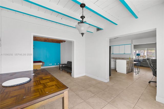 417 SW 1st Ave, Boynton Beach, FL 33435